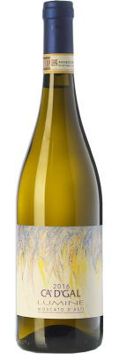 Moscato d'Asti - Lumine Vigneti di Ca'D'Gal 2016 Un magnífico Moscato d'Asti ideal para sus aperitivos y noches de verano. Para beber frío, este moscato ecológico, elaborado con mimo según métodos ancestrales y una opción ideal para maridajes de comida y vino con melón, postres afrutados y tus ensaladas de verano. O simplemente para el aperitivo. ¡Es bueno, es bueno, está limpio y no duele la cabeza!