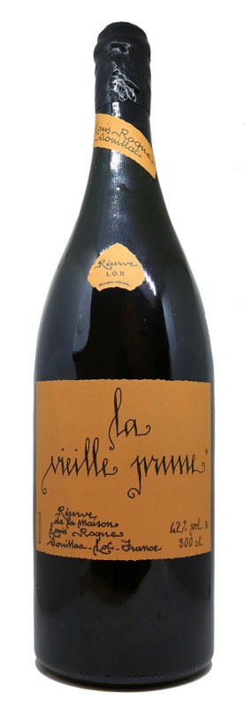 Bouteille Jéroboam La Vieille Prune, alambic cuivre, distillerie artisanale, grande bouteille, ambiance terroir, Sud-Ouest, fruits mûrs