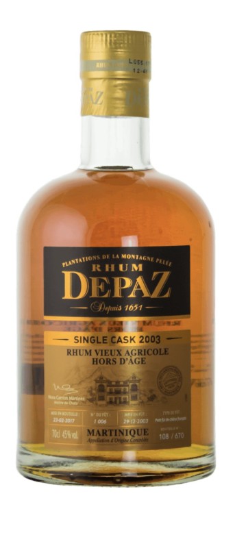 RHUM DEPAZ - Single Cask 2003 - 45% Distillé uniquement à partir de canne à sucre récoltées en 2003, une année d'ensoleillement exceptionnelle, ce rhum à la robe acajou est vieilli 11 ans minimum en fûts de chêne sélectionné par le maître de chais de la maison Depaz, Nora Carrion Martinez. Ce Depaz Single Cask 2003 est le fruit d'une distillation de la récolte de cannes de l'année 2003, une année extraordinairement ensoleillée ! C'est à cette femme que l'on doit une telle finesse de sélection, donnant naissance à ce Single Cask 2003.