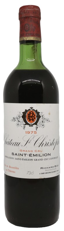 Château SAINT CHRISTOPHE 1975 El Grand Cru del Château Saint-Christophe se cría en barricas de roble francés durante 12 a 15 meses. Es un vino clásico para mantener con un sutil equilibrio entre notas afrutadas y delicadamente amaderadas.